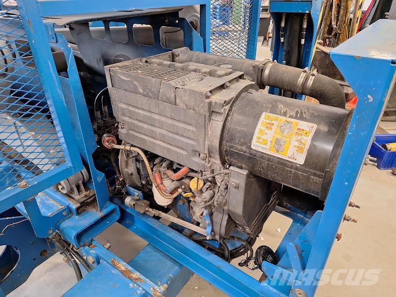 Genie GS-4390 RT Ollós emelők