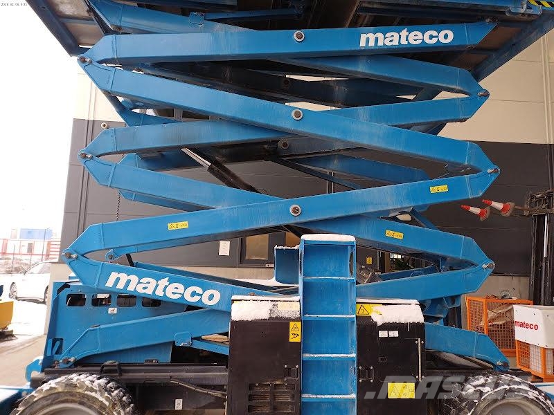 Genie GS-4390 RT Scissor lifts