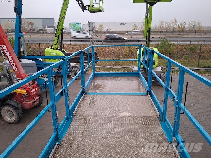 Genie GS-4390 RT Scheren-Arbeitsbühnen