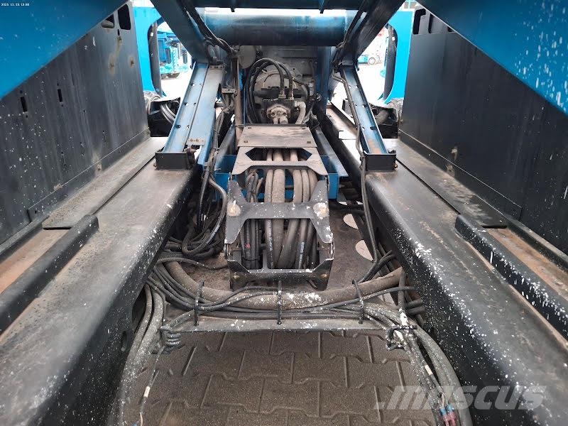 Genie GS-4390 RT Scheren-Arbeitsbühnen