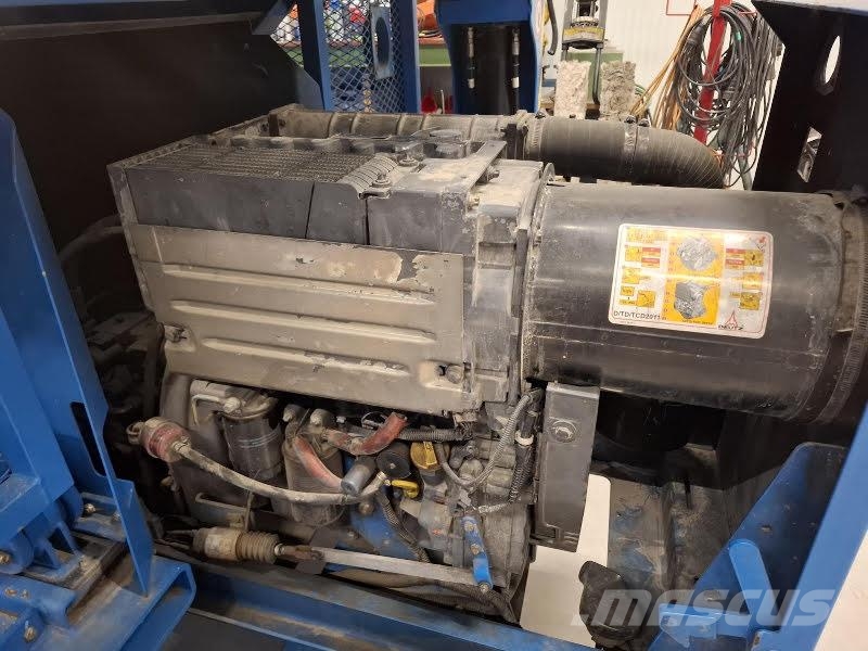 Genie GS-4390 RT Schaarhoogwerkers