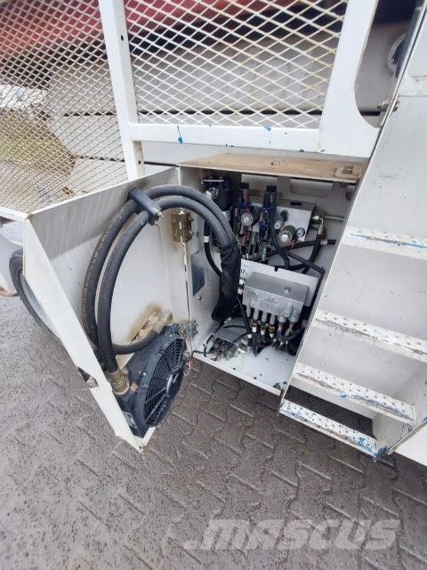 Genie GS-4390 RT Žirkliniai keltuvai