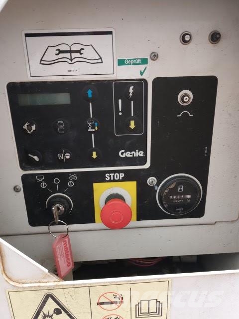 Genie GS-4390 RT Žirkliniai keltuvai