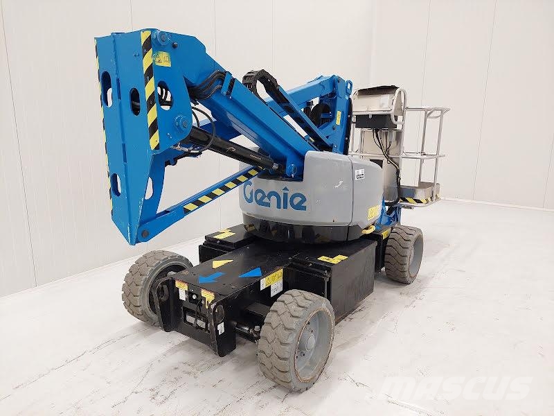 Genie Z-33/18 Gelenkteleskoparbeitsbühnen