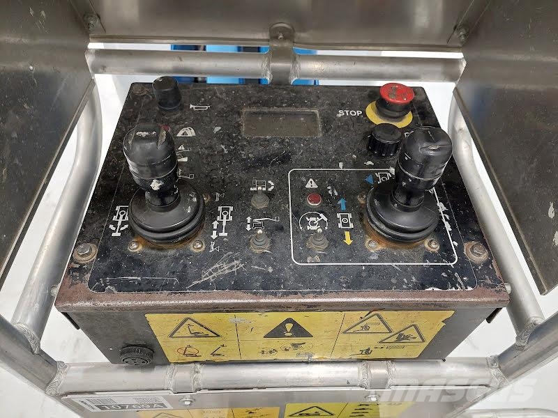 Genie Z-33/18 Gelenkteleskoparbeitsbühnen