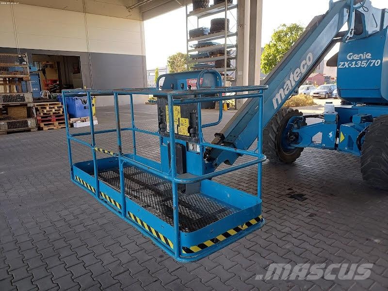 Genie ZX-135/70 Karos emelők