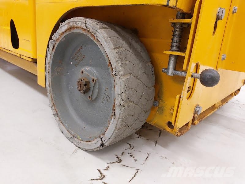 Haulotte COMPACT 14 Scheren-Arbeitsbühnen