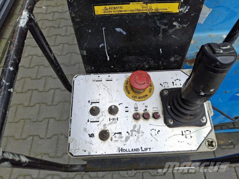 Holland Lift N-195EL12 Nůžková zvedací plošina