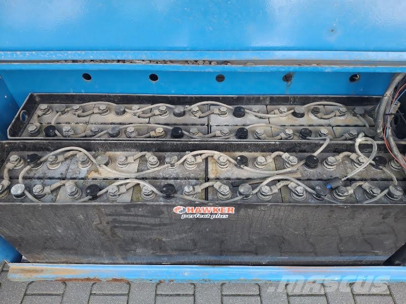 Holland Lift Q-135EL24 Elevadores de tesoura