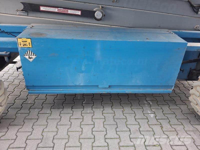 Holland Lift Q-135EL24 Elevadores de tesoura