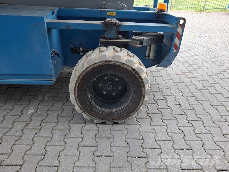 Holland Lift Q-135EL24 Elevadores de tesoura