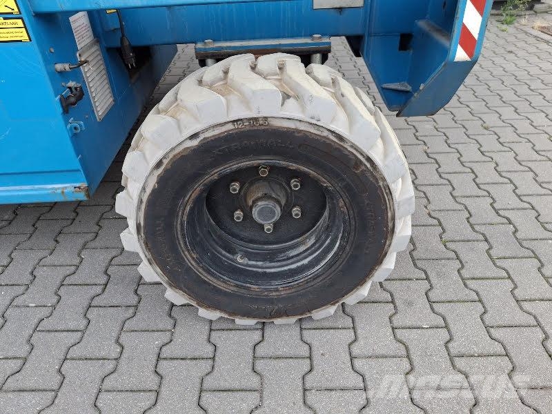 Holland Lift Q-135EL24 Elevadores de tesoura