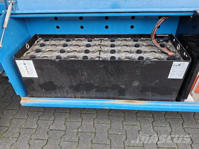 Holland Lift HL-160 E24 Šķerveida pacēlāji