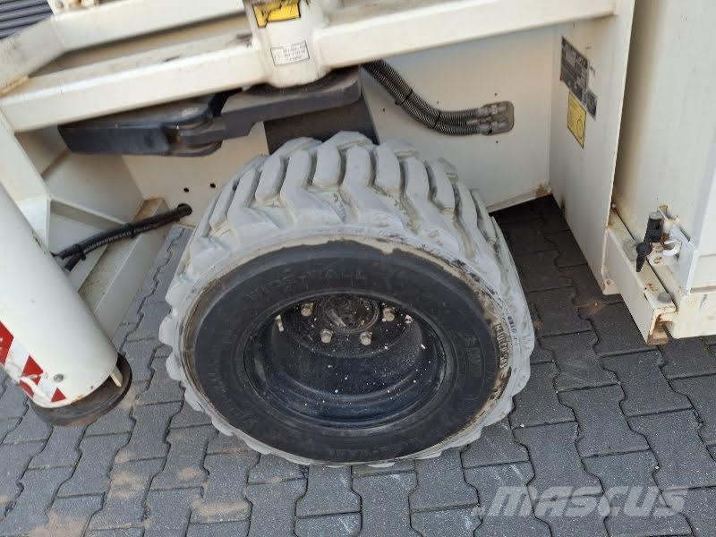Holland Lift HL-220 D25 4WD/P/N Підйомники-ножиці
