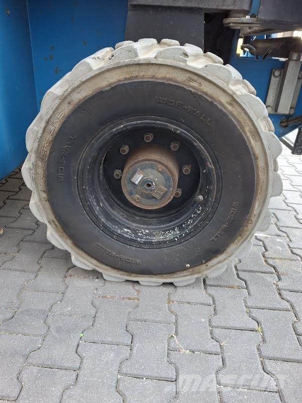 Holland Lift T-210DL25 4WD/P/N Schaarhoogwerkers