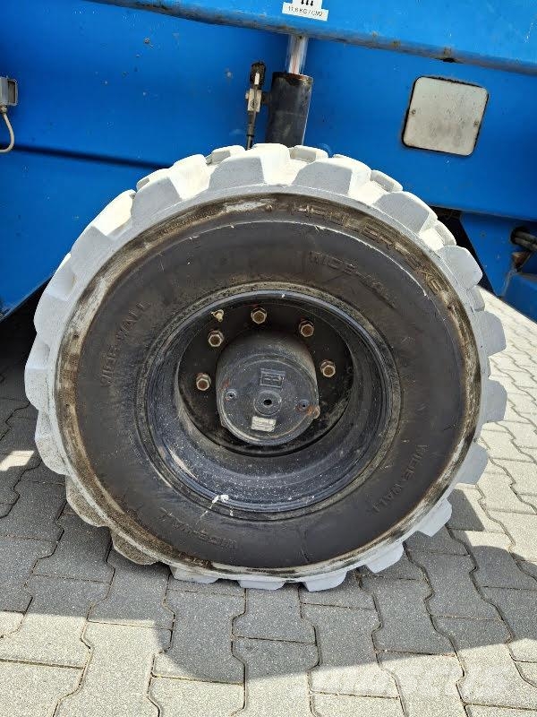 Holland Lift T-210DL25 4WD/P/N Elevadores de tesoura