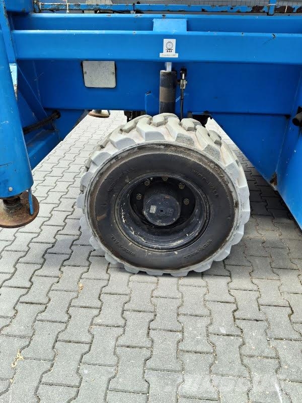 Holland Lift T-210DL25 4WD/P/N Elevadores de tesoura