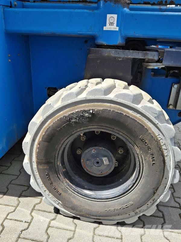 Holland Lift T-210DL25 4WD/P/N Elevadores de tesoura