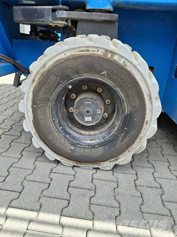 Holland Lift T-210DL25 4WD/P/N Elevadores de tesoura