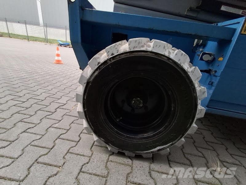 Holland Lift Q-135EL24 Elevadores de tesoura