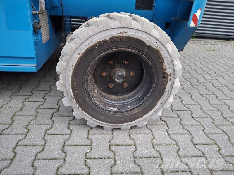 Holland Lift Q-135EL24 Elevadores de tesoura
