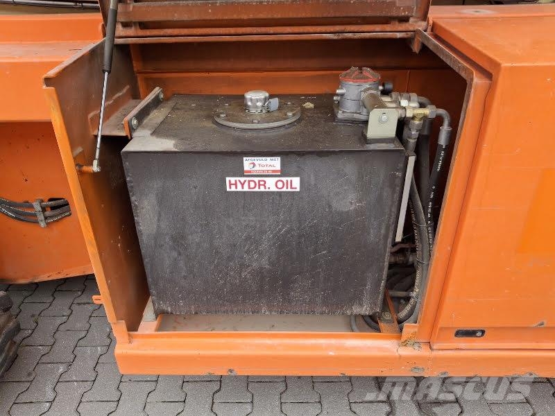 Holland Lift M-250DL27 4WD/P/N Elevadores de tesoura