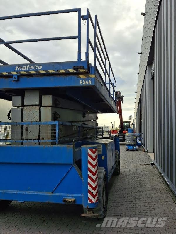 Holland Lift M-250DL27 4WD/P/N Scissor lifts