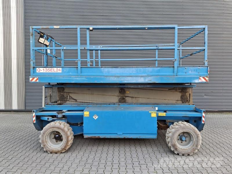 Holland Lift Q-135EL24 Elevadores de tesoura
