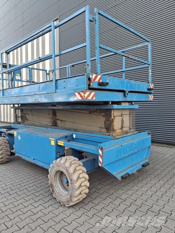 Holland Lift Q-135EL24 Elevadores de tesoura
