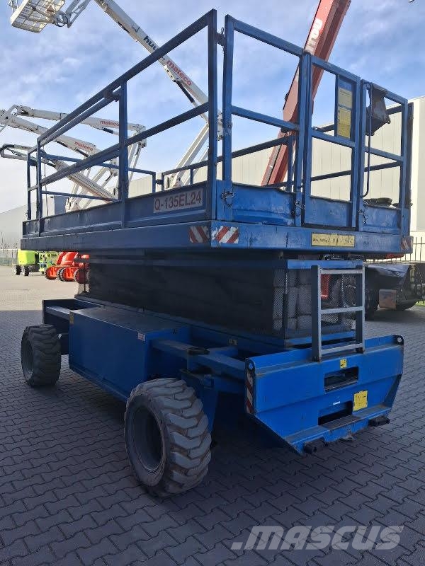 Holland Lift Q-135EL24 Elevadores de tesoura