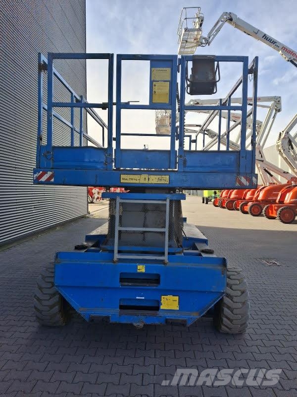 Holland Lift Q-135EL24 Elevadores de tesoura