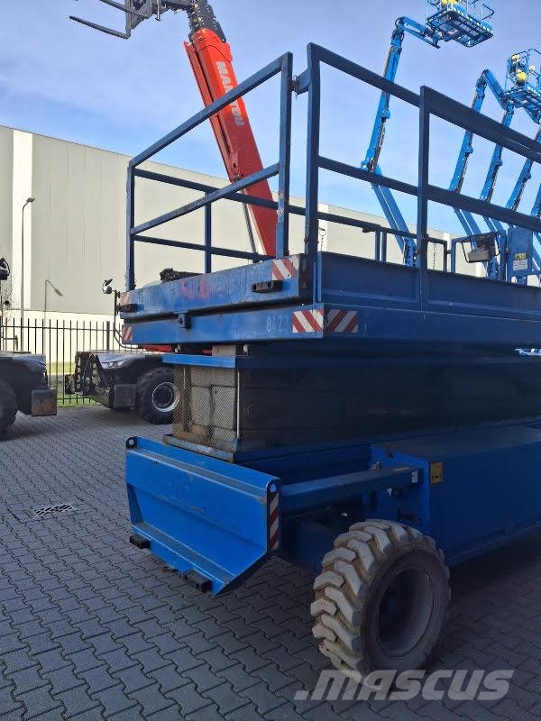 Holland Lift Q-135EL24 Elevadores de tesoura