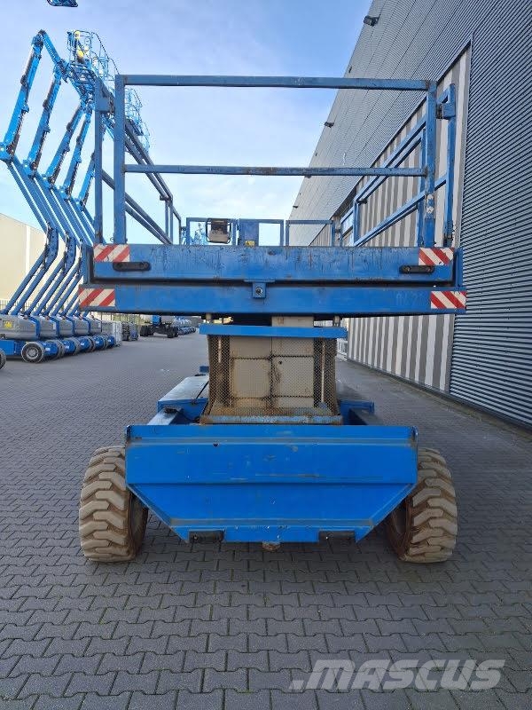 Holland Lift Q-135EL24 Elevadores de tesoura