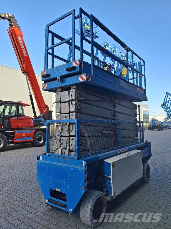 Holland Lift HL-220 E12 Elevadores de tesoura