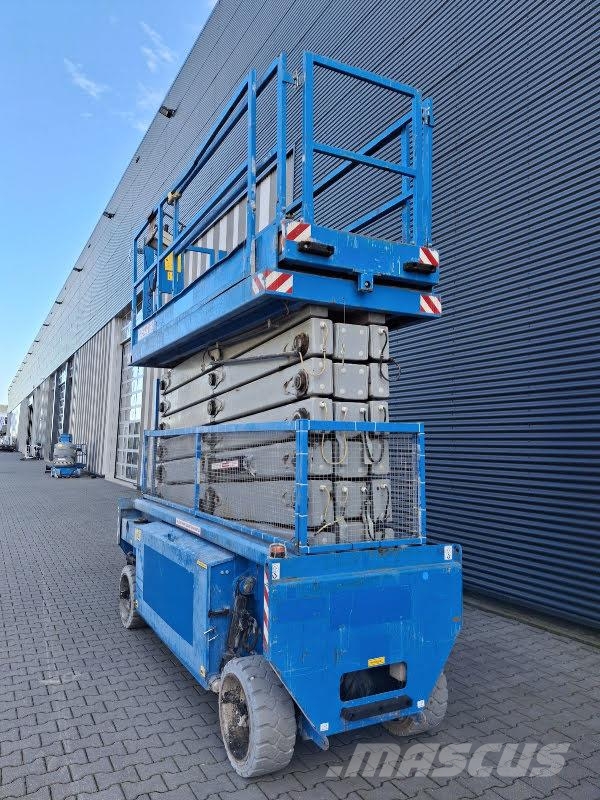 Holland Lift HL-220 E12 Elevadores de tesoura
