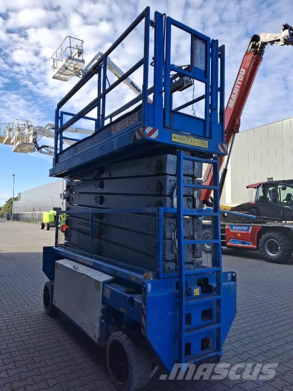 Holland Lift HL-220 E12 Elevadores de tesoura