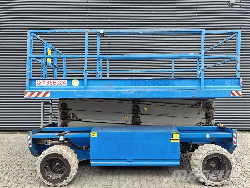 Holland Lift Q-135EL24 Elevadores de tesoura