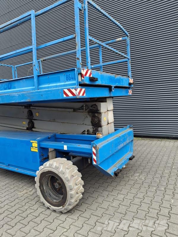 Holland Lift Q-135EL24 Elevadores de tesoura