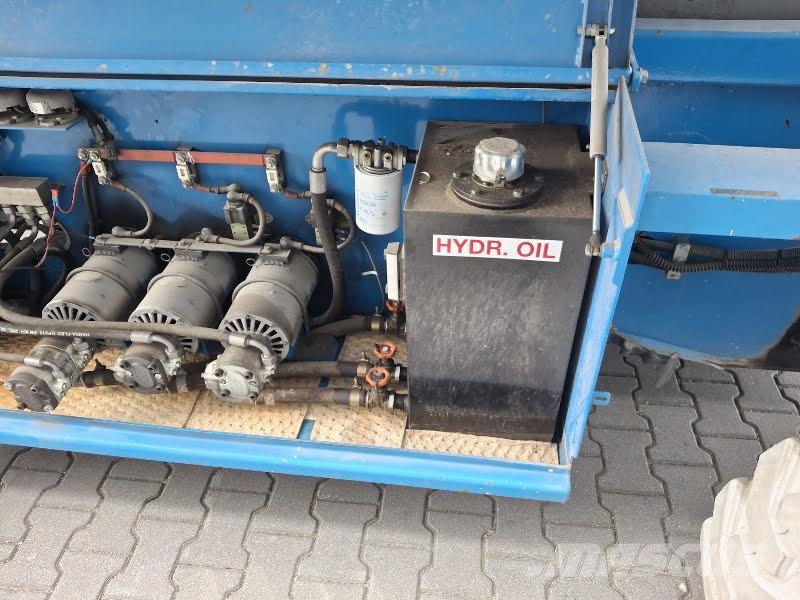 Holland Lift Q-135EL24 Elevadores de tesoura