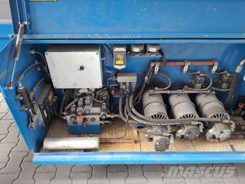 Holland Lift Q-135EL24 Elevadores de tesoura