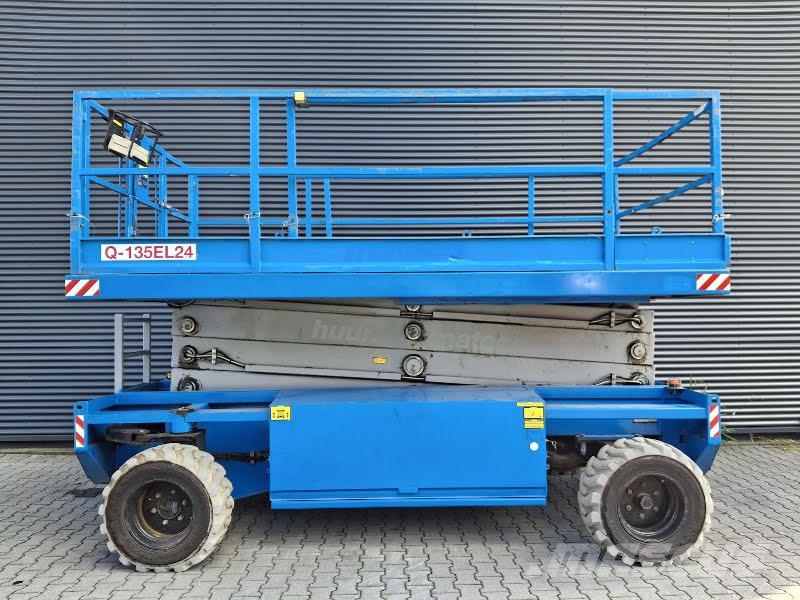 Holland Lift Q-135EL24 Elevadores de tesoura