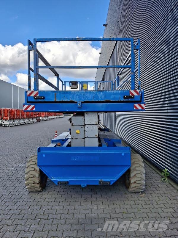 Holland Lift Q-135EL24 Elevadores de tesoura