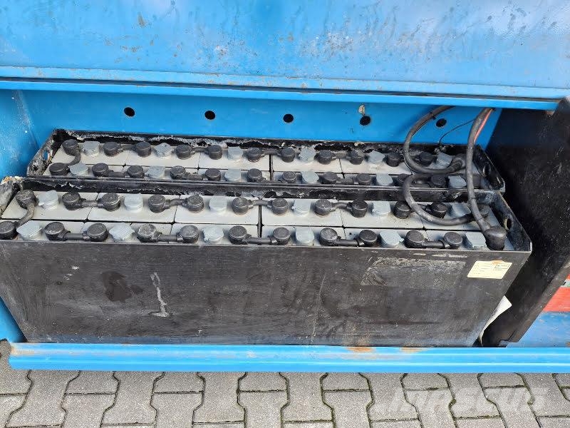 Holland Lift Q-135EL24 Elevadores de tesoura