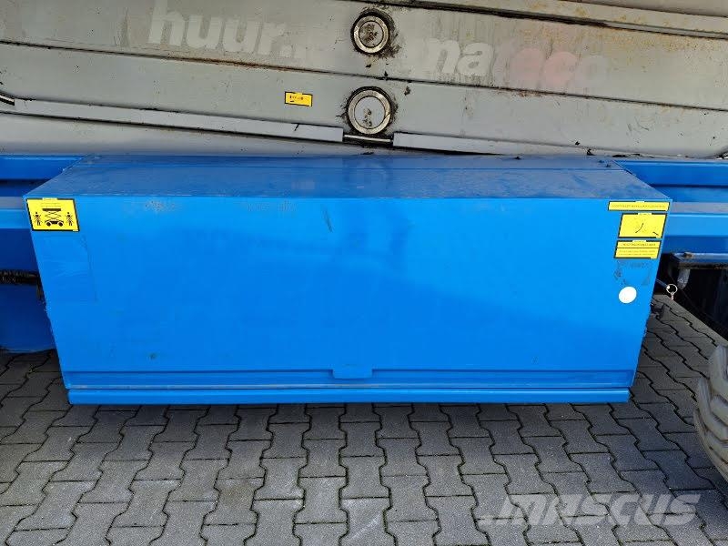 Holland Lift Q-135EL24 Elevadores de tesoura