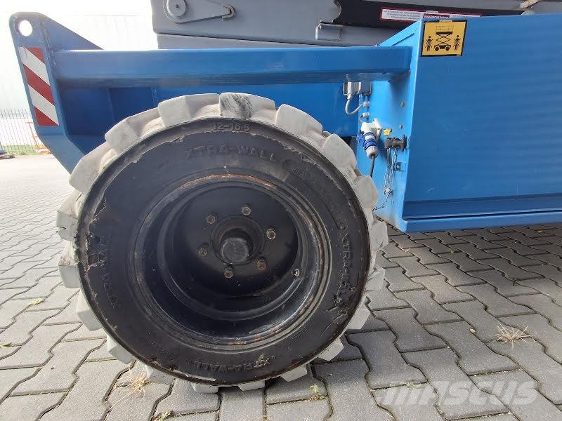 Holland Lift Q-135EL24 Elevadores de tesoura