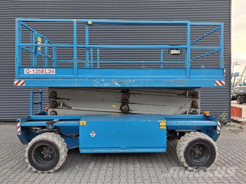 Holland Lift Q-135EL24 Elevadores de tesoura