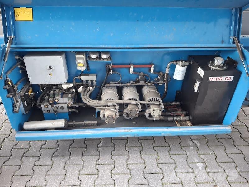 Holland Lift Q-135EL24 Elevadores de tesoura