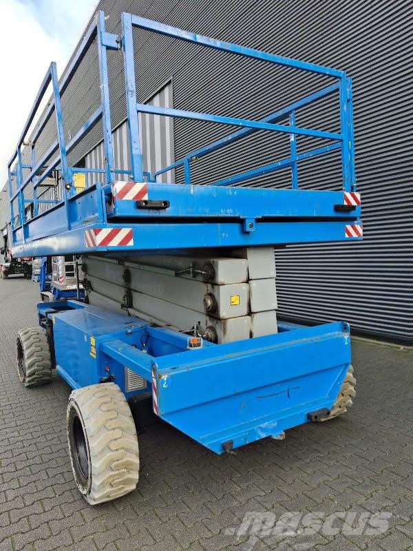 Holland Lift HL-160 E24 Šķerveida pacēlāji