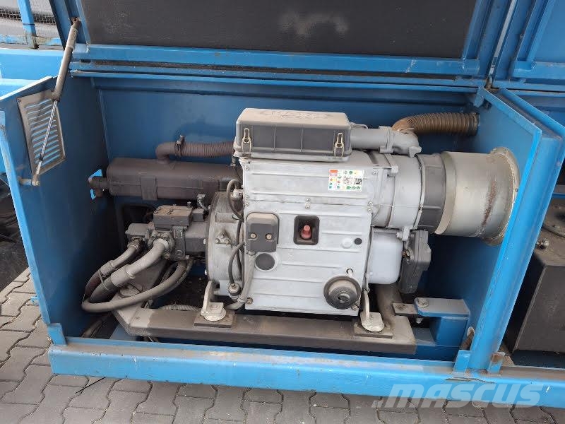Holland Lift T-210DL25 4WD/P/N Schaarhoogwerkers