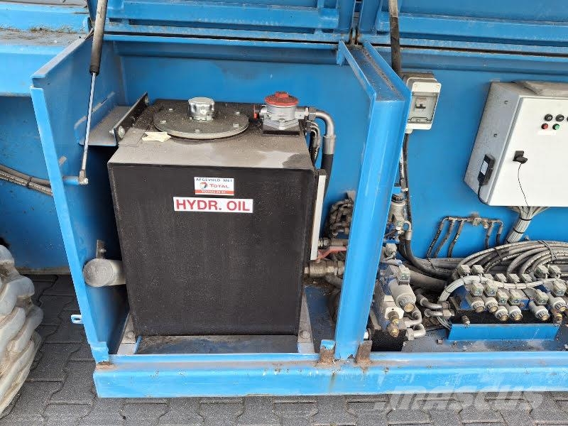 Holland Lift T-210DL25 4WD/P/N Schaarhoogwerkers